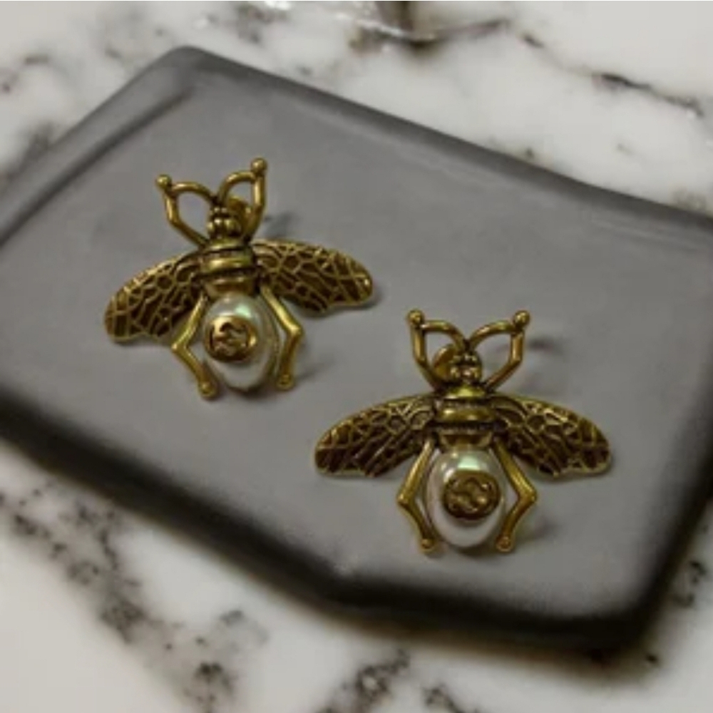 Vintage GG gold bee earing
